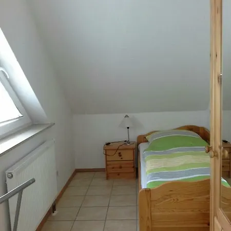 Ferienhaus Ostseeblick 1und2 萨斯尼茨