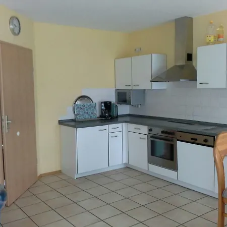 Ferienhaus Ostseeblick 1und2 萨斯尼茨