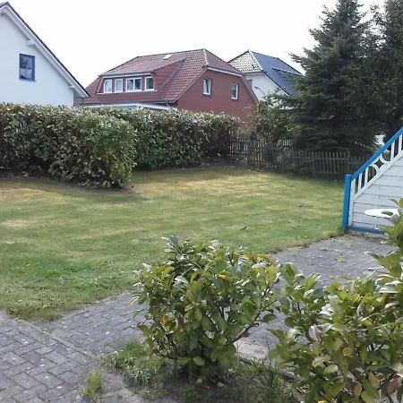 Ferienhaus Ostseeblick 1und2 *