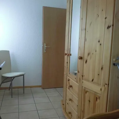 Ferienhaus Ostseeblick 1und2 度假居 萨斯尼茨