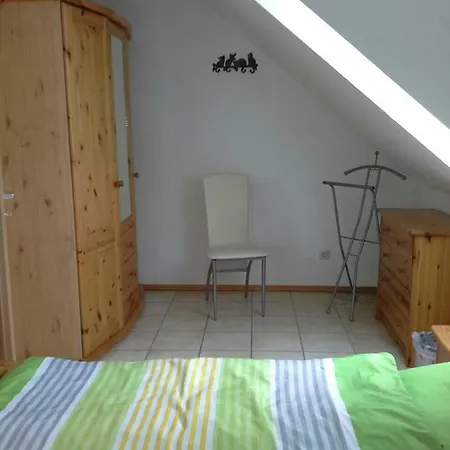 Ferienhaus Ostseeblick 1und2 度假居 萨斯尼茨